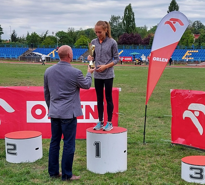 Medale Żaczka Połaniec na mistrzostwach w Kielcach. Julia Szydłowska wśród gwiazd