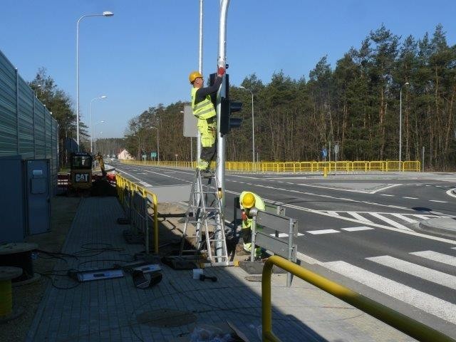 Sygnalizacja na obwodnicy Myśliny gotowa będzie jeszcze w...