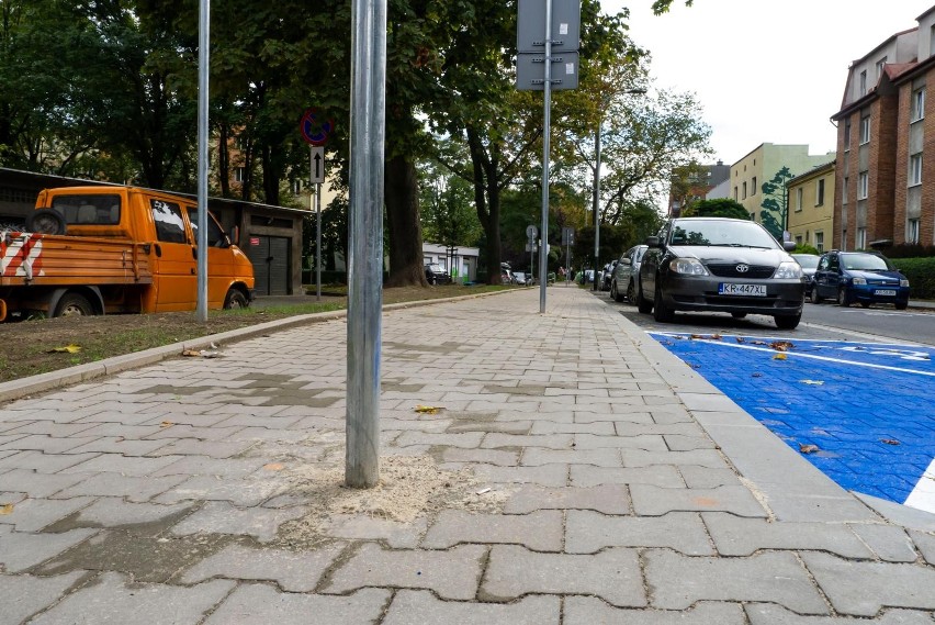 Pierwotne ustawienie znaków na ul. Siemaszki, zanim zostały...