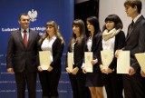 Stypendia premiera dla najzdolniejszych uczniów szkół ponadgimnazjalnych Lubelszczyzny (FOTO)