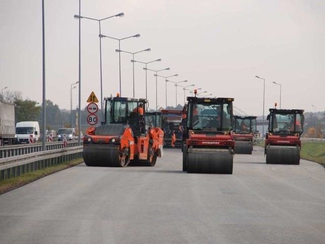 W ub. roku opolski oddział Generalnej Dyrekcji Dróg Krajowych i Autostrad wyremontował 33-kilometrowy odcinek A4 między węzłami Prądy i Dąbrówka. W maju rozpocznie się kolejny remont.