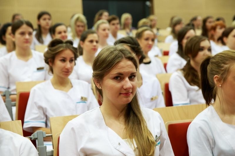 Czepkowanie pielęgniarek i położnych na UMB