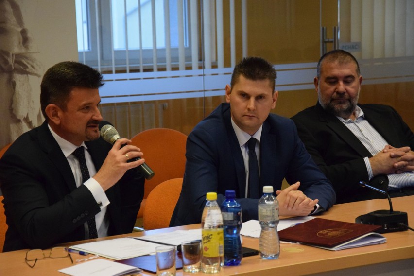 Pierwsza sesja rady powiatu kluczborskiego kadencji 2018-23.