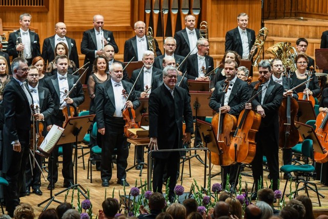 W piątek, 20 września, odbył się koncert inauguracyjny 56. Bydgoskiego Festiwalu Muzycznego. Podczas koncertu mogliśmy usłyszeć mało znane dzieło Giuseppe Verdiego „Quattro Pezzi Sacri” w wykonaniu Chóru Filharmonii Śląskiej i Orkiestry Symfonicznej FP pod dyrekcją Kaia Bumanna. Przed nami dziesięć koncertów i mnóstwo muzycznych emocji. Zobaczcie zdjęcia z wydarzenia >>Smaki Kujaw i Pomorza odcinek 4