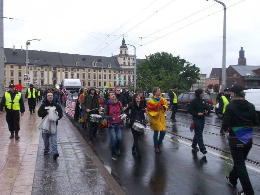 Marsz "Wrocław dla wszystkich bez nienawiści". Szli też narodowcy (ZDJĘCIA)