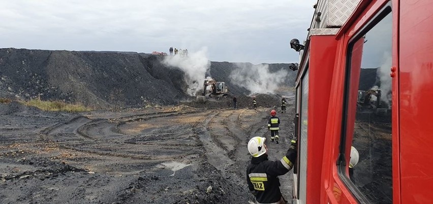 Libiąż. Zapaliły się odpady węglowe składowane na terenie kopalni 