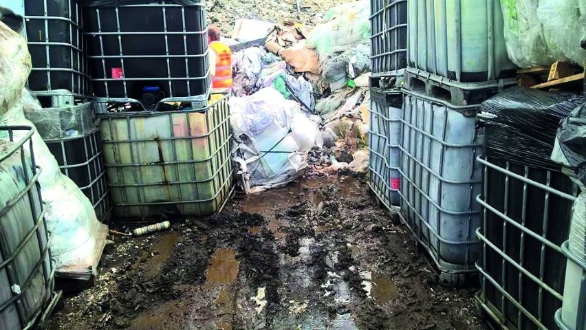 Wiechlice - składowisko odpadów przy Jesionowej