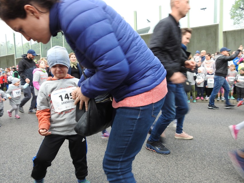 Białystok Biega 2019. Homeschool Run. Dzieci pobiegły na dystansach 100, 600 i 1000 metrów [ZDJĘCIA]