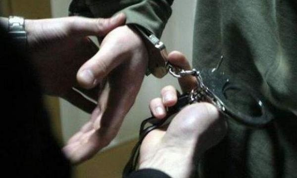 Policjanci zatrzymali sprawców kradzieży w dyskoncie na Pomorzanach.