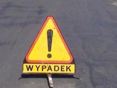 Do zderzenia czołowego doszło z niewyjanionych do tej pory przyczyn dwóch samochodów osobowych jadących na trasie Bydgoszcz-Gdańsk