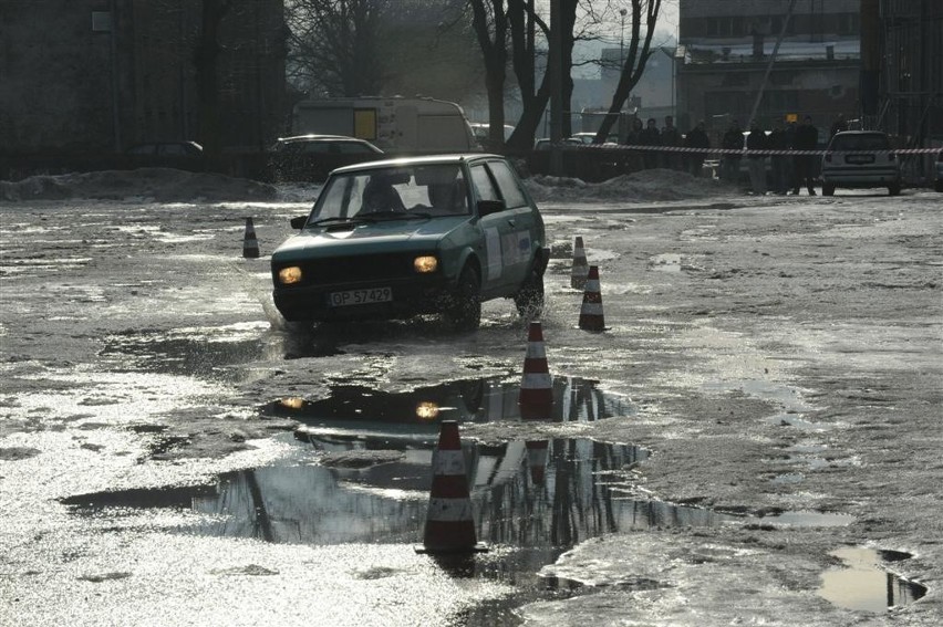 Opole: WOŚP - tor przeszkód dla kierowców w II kampusie...