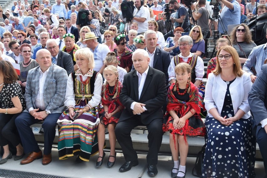 Jarosław Kaczyński w Chełmie: Chcemy rozmawiać z Polakami. Jacek Sasin: Nie jestem spadochroniarzem. Zobacz zdjęcia!