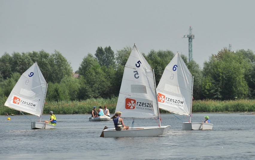 Przystań żeglarska nad zalewem Ośrodka Sportów Wodnych...