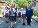 W Sandomierzu upamiętniono 24. rocznicę kanonizacji królowej Jadwigi - patronki dwóch szkół. Była uroczysta msza w katedrze [ZDJĘCIA]