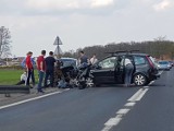 Wypadek na DK 5 w Glińsku. Zderzyły się trzy samochody. 4 osoby w szpitalu. Droga częściowo zablokowana. Ruch wahadłowy