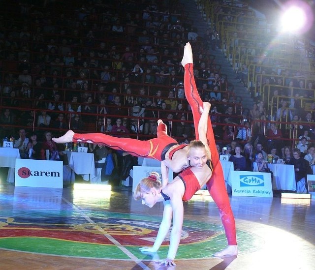 Można tylko życzyć sobie, aby młodzież miała taką sprawność, jaką mają gimnastyczny duet Dominika Drewniak i Jadwiga Peszko.