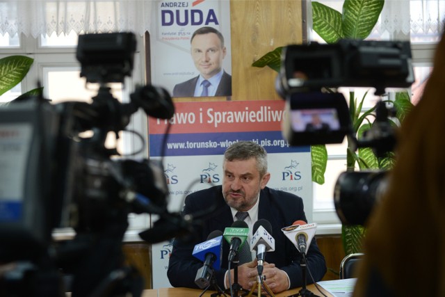 Prezes Prawa i Sprawiedliwości Jarosław Kaczyński odwołał szefów struktur partii w kilku okręgach, między innymi w okręgu toruńskim.