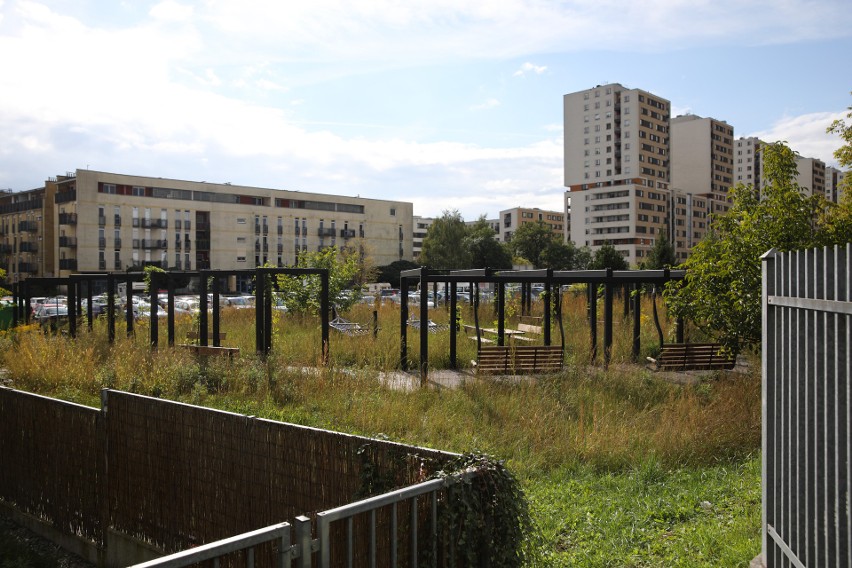 Kraków. Niedokończony park zagraża bezpieczeństwu dzieci? Urzędnicy się tłumaczą