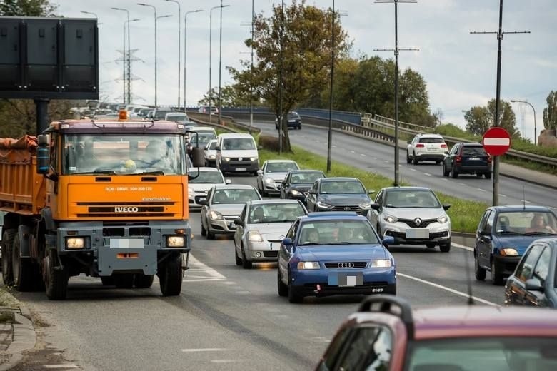 Tak wygląda ruch na Wiaduktach Warszawskich w godzinach...