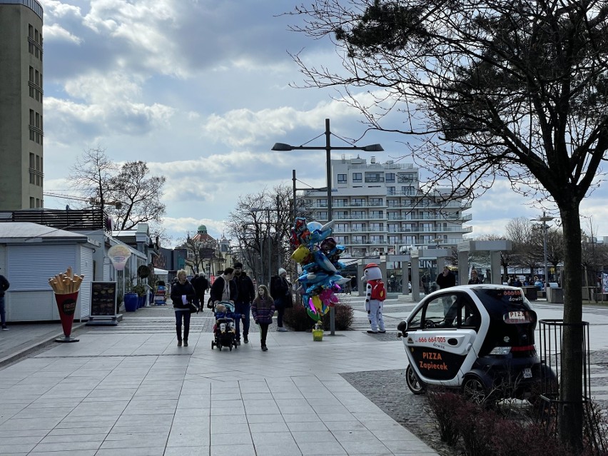 Weekend w Międzyzdrojach. Nikt w sobotę nie spodziewał się tak pięknej niedzieli [ZDJĘCIA]