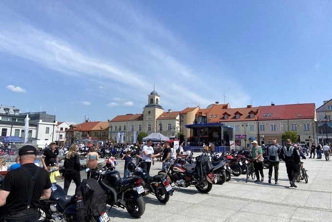 Akcja Motoserce na Starym Rynku w Łomży.