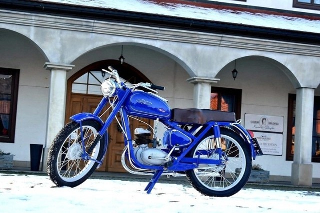 Motocykl WSK M06 z 1958 roku na aukcje WOŚP przekazał grupa BeskidMoto