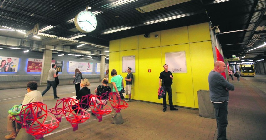 Podziemny dworzec autobusowy w Katowicach otwarto w 2013...