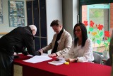 Wybory 2024 w Rudzie Śląskiej. Mieszkańcy ruszyli do urn wyborczych. Zobacz zdjęcia 