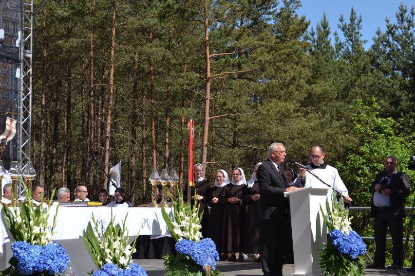 Pielgrzymi modlili się przed cudownym obrazem Matki Bożej Pocieszenia [ZDJĘCIA]