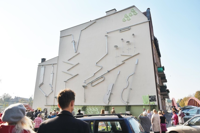 18.10.2018 poznan lg zielona symfonia mural instalacja...