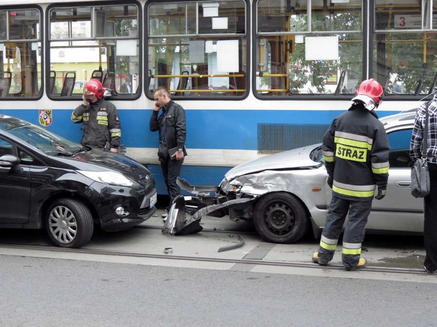 Wrocław: Wypadek na ul. Traugutta (ZDJĘCIA)