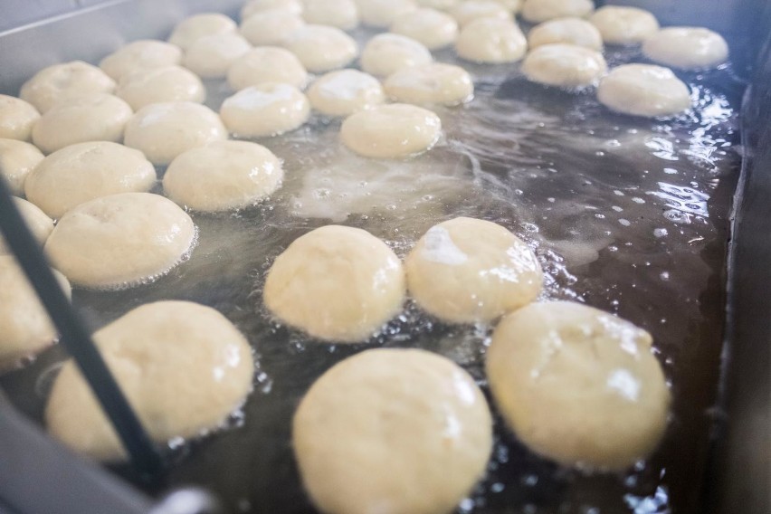 PĄCZKI. Sprawdź najlepszy przepis. Na Tłusty Czwartek i nie tylko 