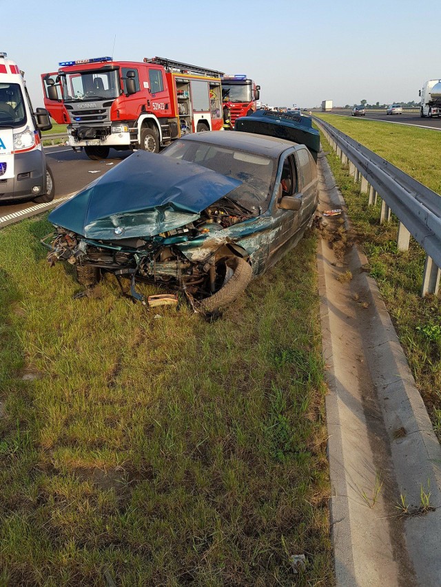 Wypadek na autostradzie A4 przed zjazdem na Jarosław. BMW