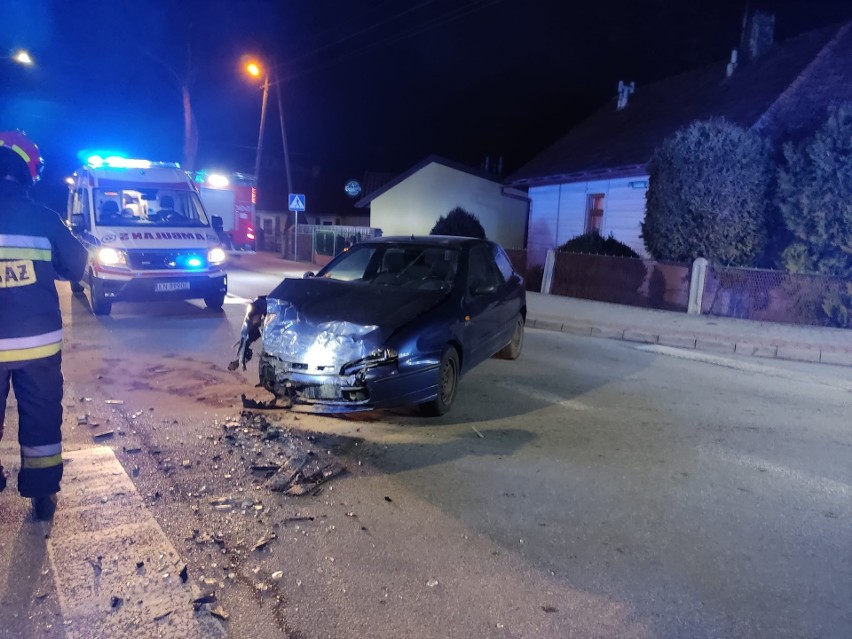 Groźne zderzenie osobówek na ul. Węgierskiej w Starym Sączu