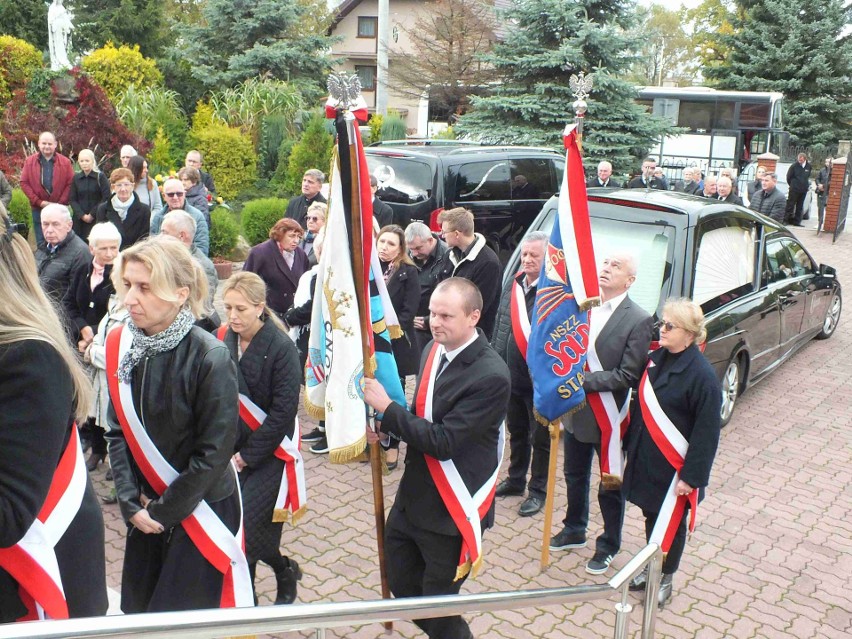 Tłumy na pogrzebie Joanny Główki, wieloletniej radnej miasta i powiatu starachowickiego 