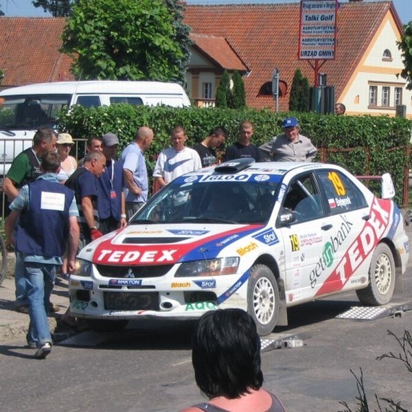 Zwyciezcy rajdu zaloga Tedex Rally Team (Michal Bebenek i Grzegorz Bebenek)