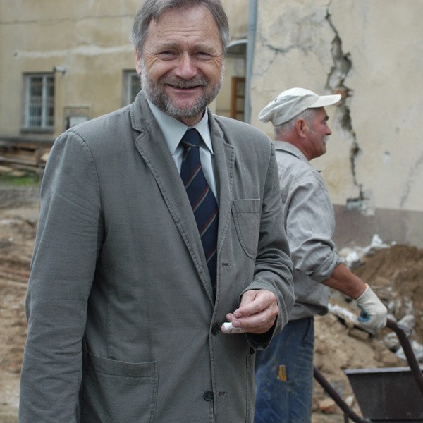 Kanclerz Franciszek Tereszkiewicz: - Długo czekaliśmy na rozpoczęcie tej budowy. Mamy nadzieję, że biblioteka ruszy w roku akademickim 2010/2011