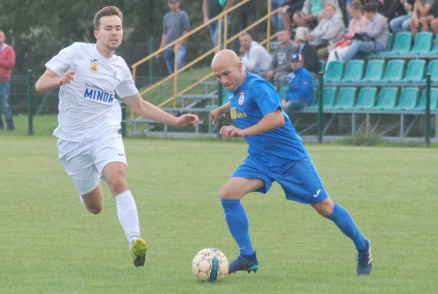 Bramka Tomasza Lipskiego w doliczonym czasie i wygrana GKS Rudki z Alitem Ożarów 1:0 [ZDJĘCIA]