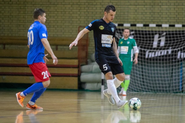 Futsaliści MOKS Białystok w tym sezonie trzy razy wygrali, cztery przegrali i zaliczyli dwa remisy.