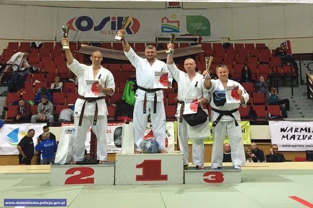 Policjant Wojciech Żmija z Wrocławia zdobył pierwsze miejsce w Polsce w zawodach karate