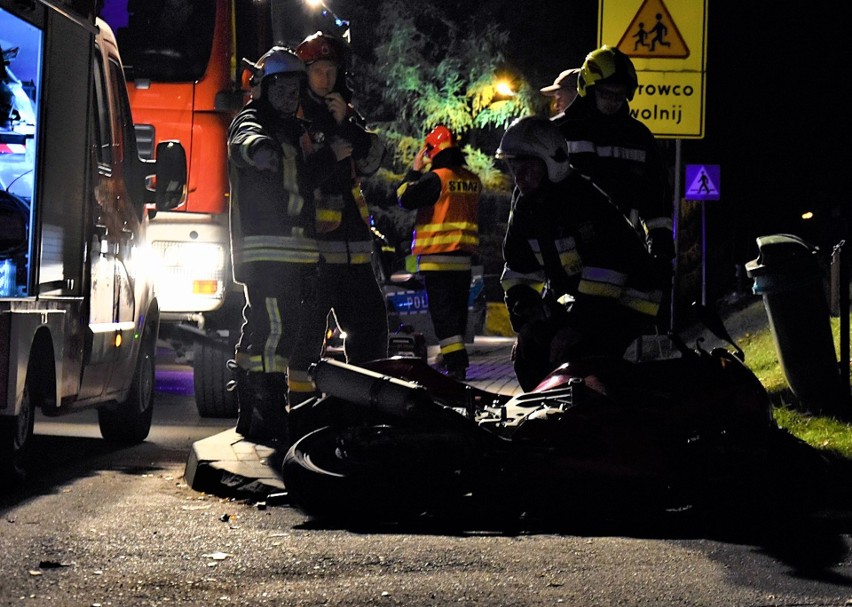 Groźny wypadek w Moszczenicy. Ranny motocyklista trafił do szpitala