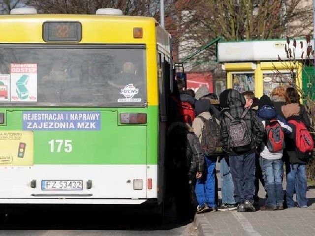 Za półtora tygodnia dzieci z Czerwieńska nie będą już korzystały z autobusów MZK. Zastąpi je PKS (fot. Mariusz Kapała)