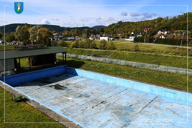 Nowy Sącz. Kilka firm chce budować basen nad Łubinką. Miasto stać tylko na jedną z tych ofert