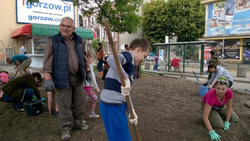 Ludzie dla miasta odnowili mały skwerek