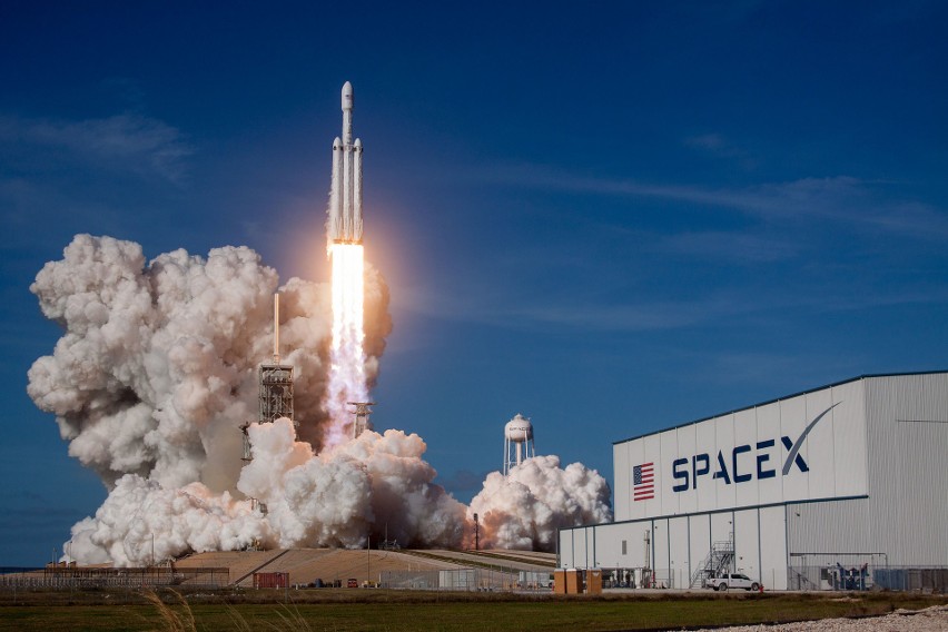 Rakieta Falcon Heavy wystartowała na Marsa
