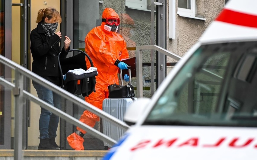 Częściowy lockdown w Polsce to ostatni etap przed narodową...