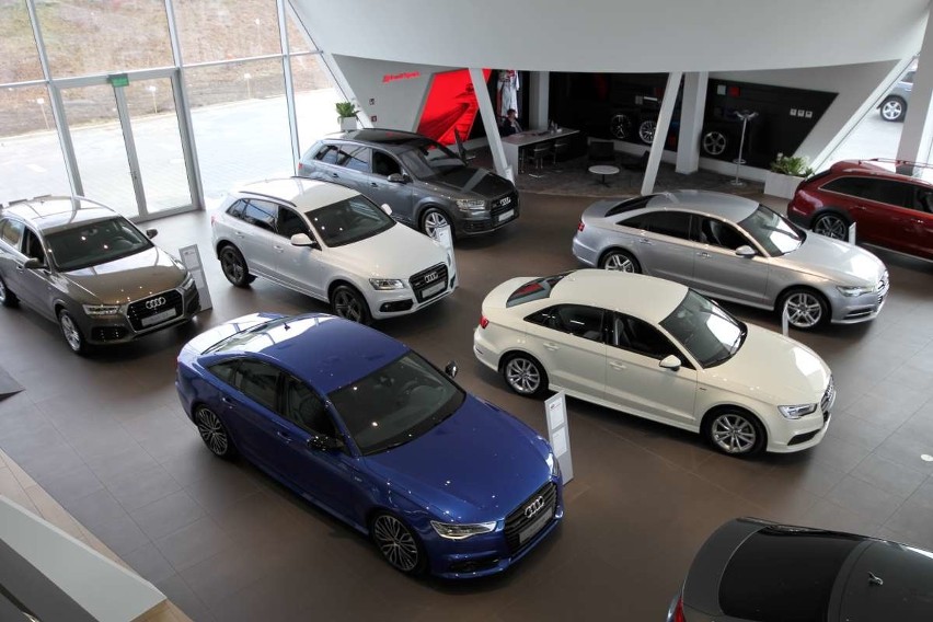 W Poznaniu otwarto największy w Polsce salon marki Audi....