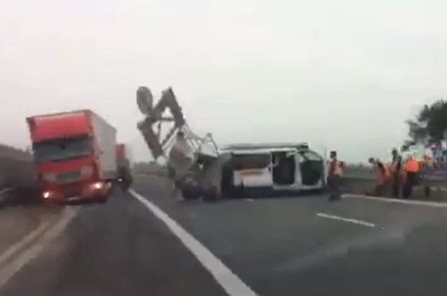 Do niebezpiecznego zdarzenie doszło na S3. Nikomu nic się nie stało.