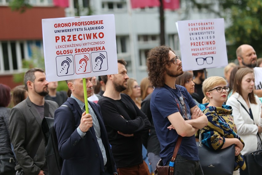 Katowice: Protestowali studenci, doktoranci i pracownicy Uniwersytetu Śląskiego