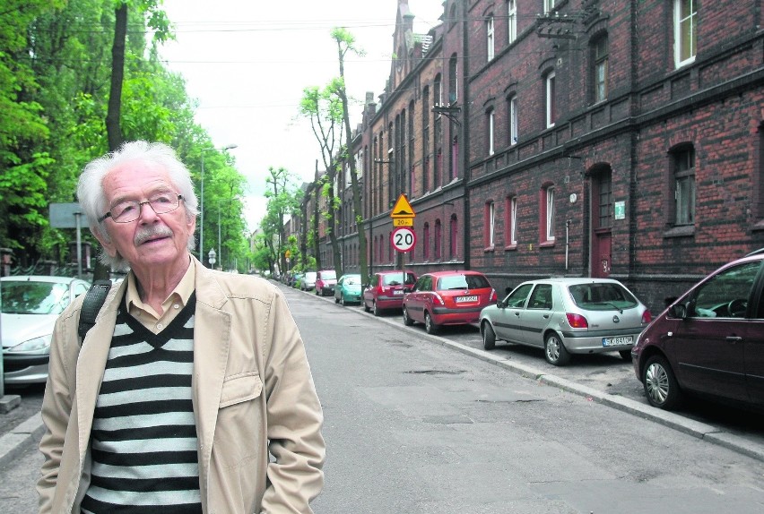 82-letni Bernard Krawczyk na ulicy Gwarków. - To piękna...